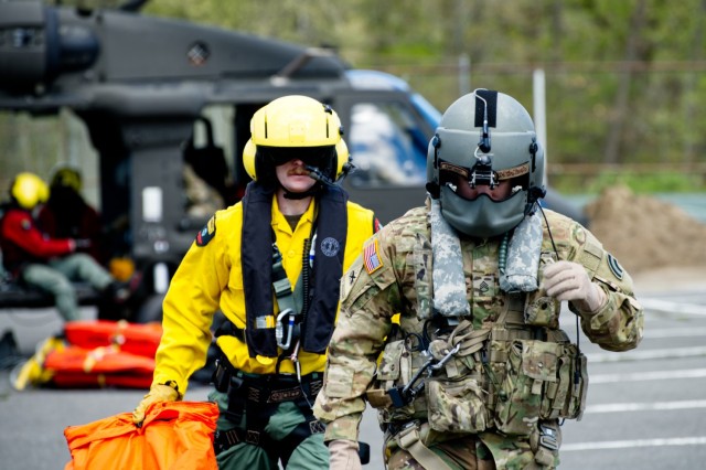 NYNG, Forest Rangers train for helicopter firefighting