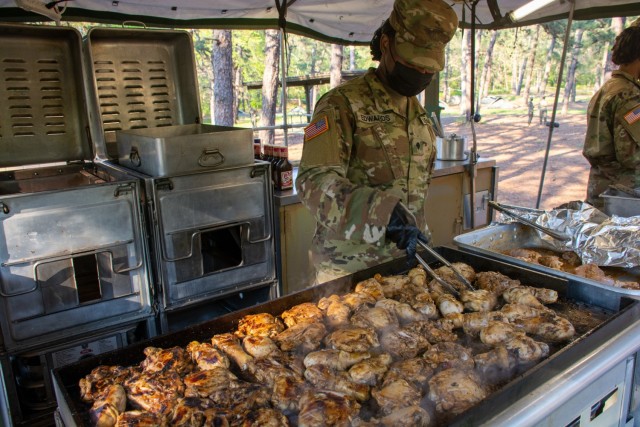 101st ESB Soldiers train for cooking competition