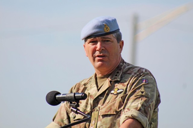 Iii Corps Welcomes New British General Says Farewell To Another