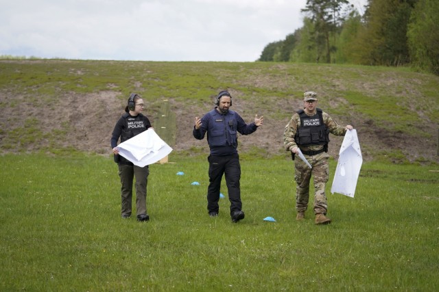 Members of the Upper Palatinate Polizei and USAG Bavaria DES participate in the LEWTAQ.