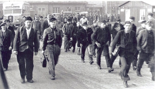 Local National employees stream onto the post to begin a work shift after the Americans took over from the French in 1951. By 1954 there were more than 4,400 local national employees on post.
(Courtesy of Baumholder Public Affairs)