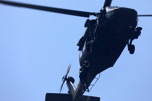 NCNG, 1st Responders Practice Helicopter Aquatic Rescue | Article | The ...