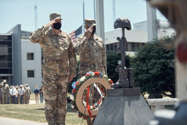 NYNG remembers sacrifice in Memorial Day ceremony