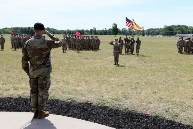548th CSSB welcomes new commander