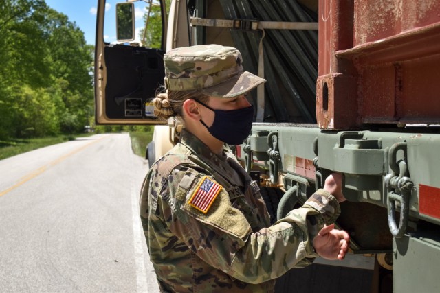 Munitions transportation training a win-win for reserve Soldiers; Crane Army Civilians