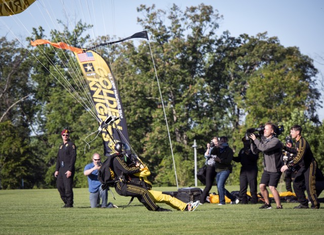 Sgt. 1st Class Joseph Abeln, the Army Golden Knights tandem team leader, and Jenna Bush-Hager, the daughter and granddaughter of two former presidents and “Today” show co-host, completed a tandem jump from 10,000 feet to honor the memory of...
