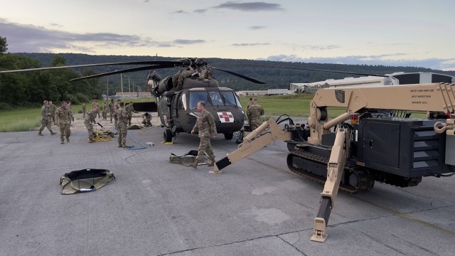 Iowa, Virginia, W.Va. aviation Soldiers train in Pennsylvania