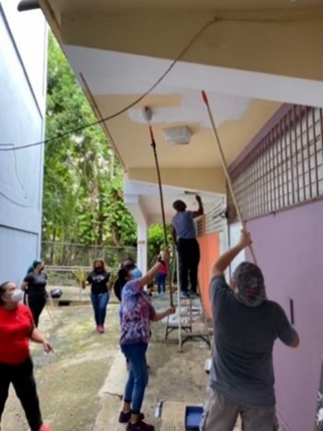 Fort Buchanan volunteers in action.The independent living center located in Bayamón, will serve adults over 21 years of age with the condition of autism in its severe form.