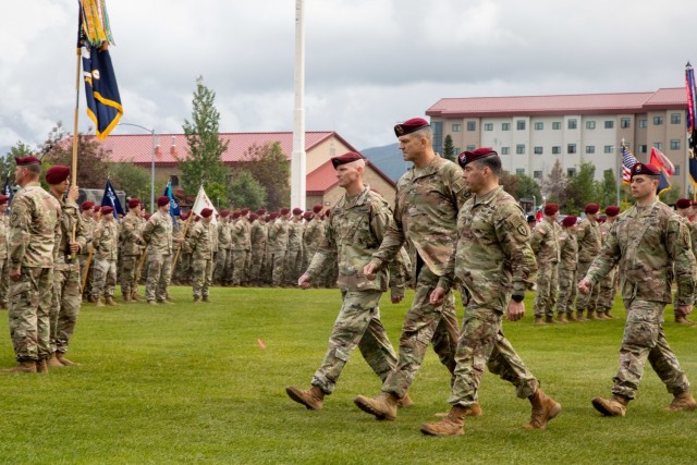 Col. Michael “Jody” Shouse, middle left, incoming commander of the 4th Infantry Brigade Combat Team (Airborne), 25th Infantry Division, US Army Alaska, walks with Maj. Gen. Peter B. Andrysiak, Jr., middle, commander of US Army Alaska, and Col. Chris Landers, middle right, the outgoing commander, as they inspect the paratroopers of the 4th IBCT (A), 25th ID during a change-of-command ceremony July 08, 2021, at Joint Base Elmendorf-Richardson, Alaska. Shouse assumed command of the 4th IBCT (A), 25th ID, from Col. Chris Landers during the change-of-command ceremony. (U.S. Army photo by Staff Sgt. Alexander Skripnichuk)