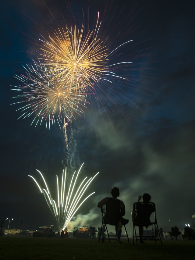 Fireworks light the night to close Pop Goes the Fort, the installation’s annual Independence Day celebration, at Fort Bliss, Texas, July 5, 2021. Due to sudden, inclement weather on Independence Day, the fireworks display was postponed and Soldiers and families were invited back to Biggs Park to watch the post-holiday show in an impromptu second night of the holiday celebration.