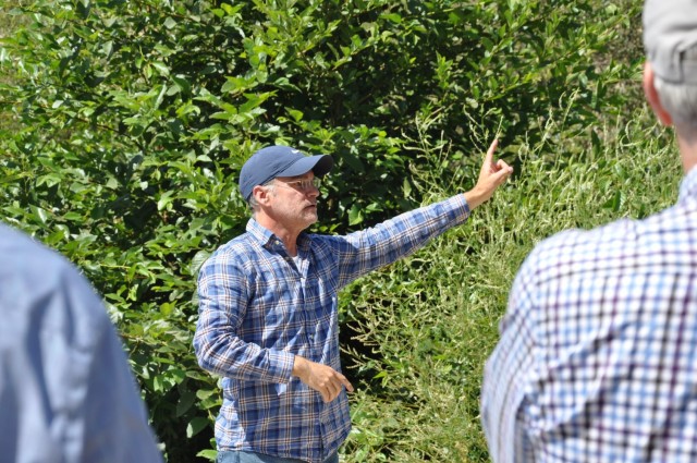 Jim Hutchinson, lead plannr and roject manager for the Santa Paula River, Planning Division, U.S. Army Corps of Engineers Los Angeles District, makes a point to the assembled Ventura County and District engineers about the Santa Paula River, July...