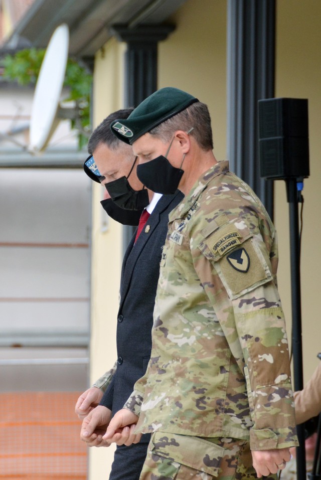 VICENZA, Italy (July 16, 2021) - Col. Daniel J. Vogel relinquished command July 16, 2021, to incoming commander Col. Matthew J. Gomlak during the United States Army Garrison Italy Change of Command Ceremony on Caserma Ederle’s Hoekstra Field.
Col. Gomlak arrived recently from the U.S. Army John F. Kennedy Special Warfare Center and School at Fort Bragg, North Carolina, where he served as the Chief of Staff, while Col. Vogel now heads to the Warfighting and Leadership Department at the Air War College in Alabama.