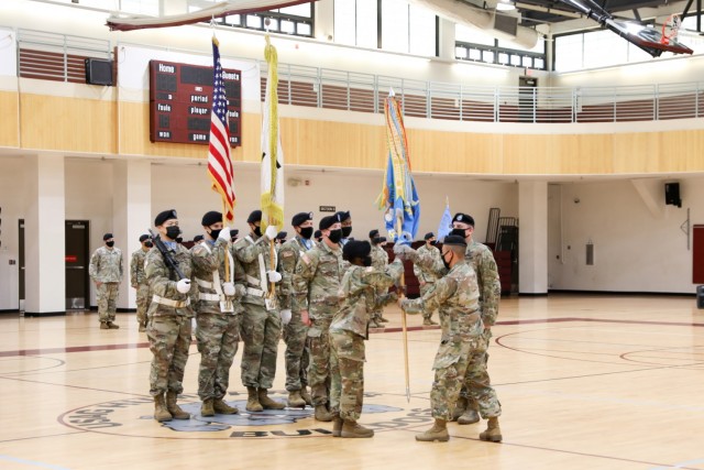 524th Colors Passed to Incoming Battalion Commander