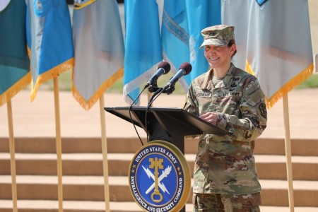 INSCOM welcomes Maj. Gen. Bredenkamp as its new commanding general