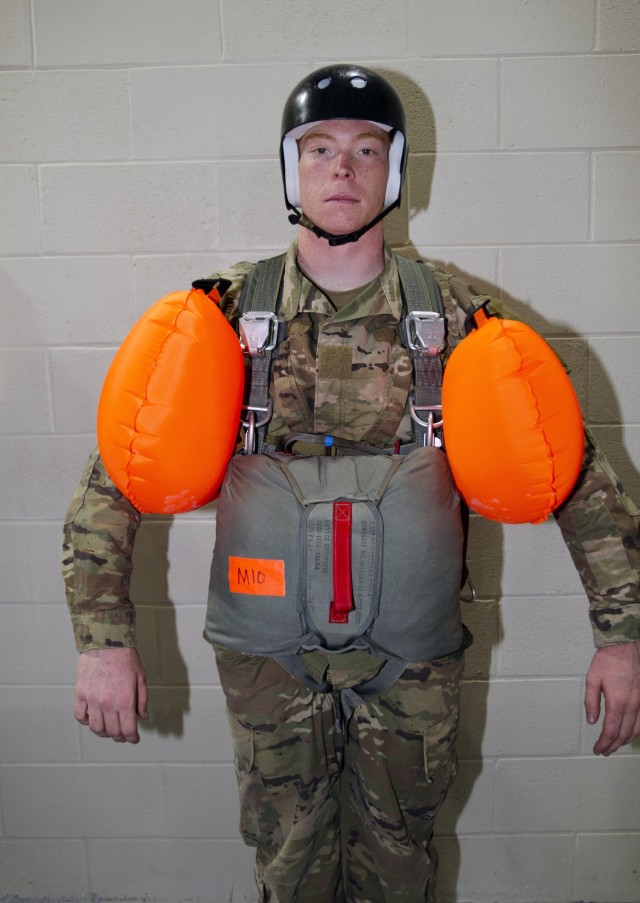 82nd Airborne 3rd Sf Troops Test New Parachutist Life Preserver At Ft