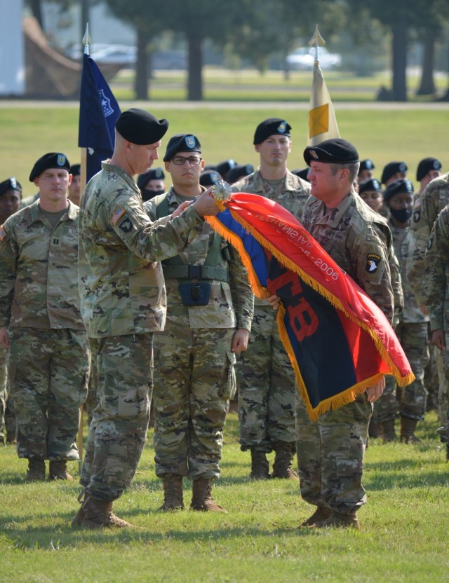 Lifeliners Uncase Colors bringing all 101st Units Home to Fort Campbell