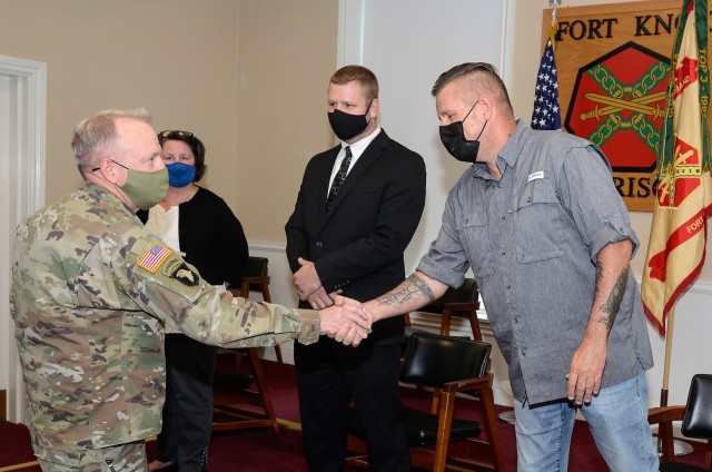 IMCOM commanding general stops by Fort Knox for visit