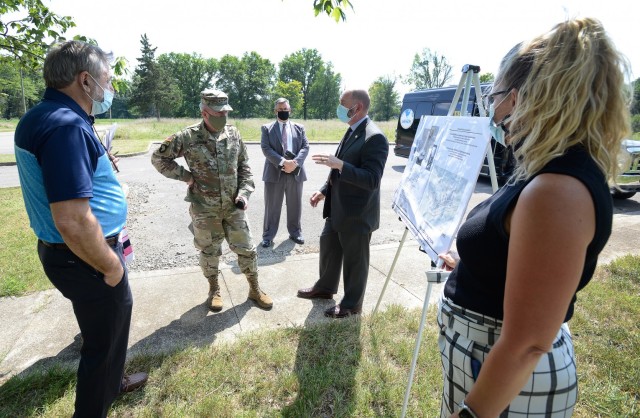 IMCOM commanding general stops by Fort Knox for visit