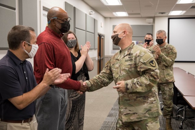 GEN Daly visits OAR