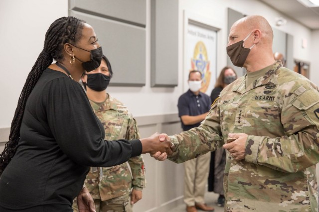 GEN Daly visits OAR