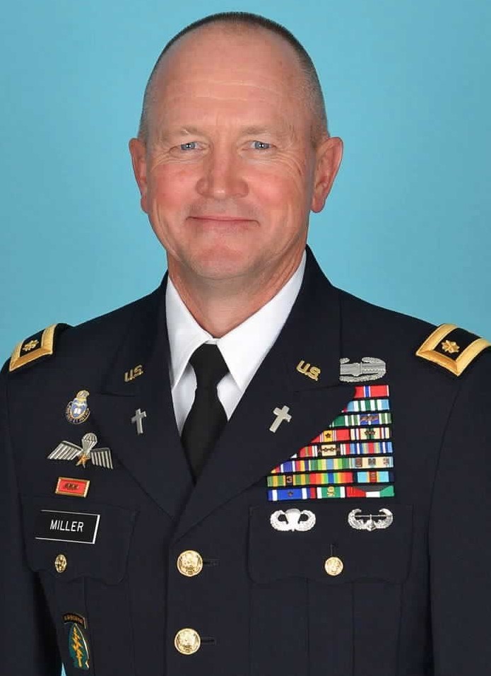 File:New Army Chaplains (camo cropped).jpg - Wikipedia