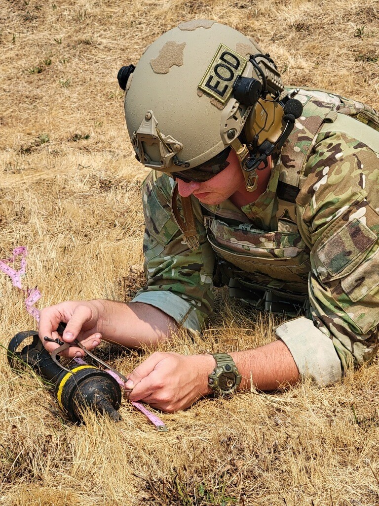 Army EOD Soldier attends FBI National Improvised Explosive ...