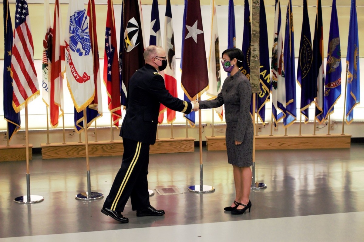 For Meyer, Ceremony Signals New Role, Challenges At USAMRDC | Article ...