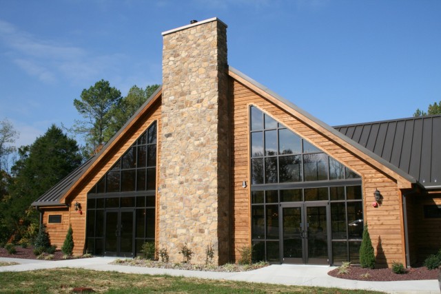 Fort Knox is a great location for those who want to hit several DFMWR discounted leisure facilities within a day’s drive. Take a minute to check out those sites that provide a lot to do during an extended weekend.