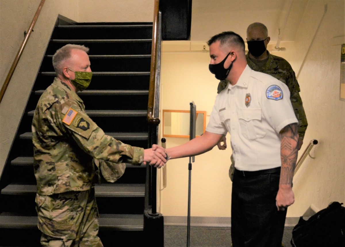 jblm-fire-inspector-receives-hqda-award-article-the-united-states-army