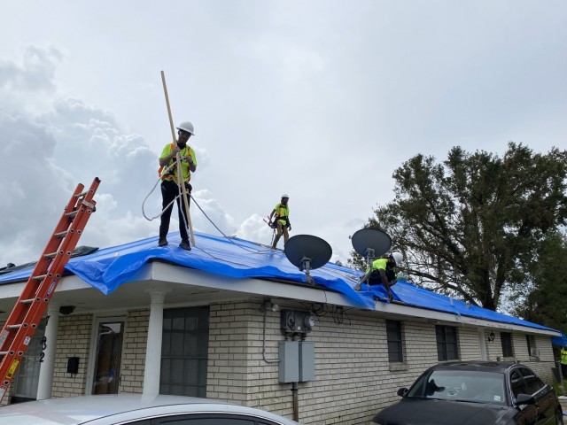 U.S. Army Corps of Engineers installs First Blue Roof in Orleans Parish