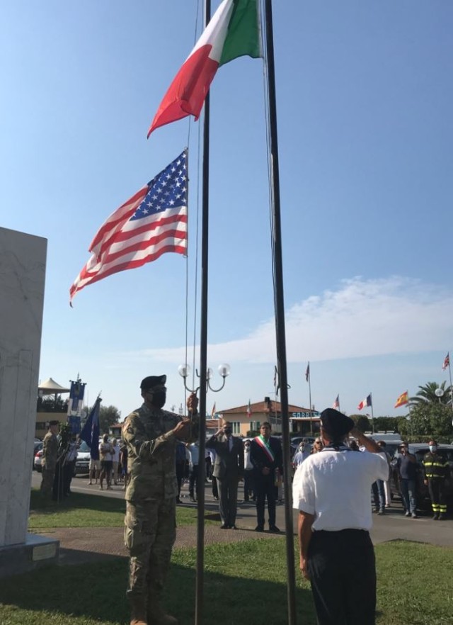 Personnel from Camp Darby took part in a ceremony in Pietrasanta.
