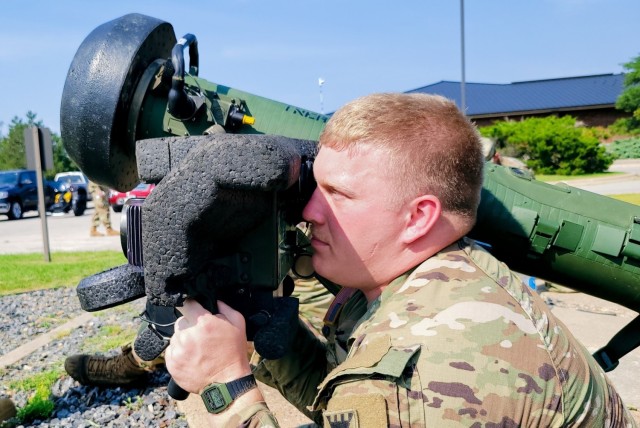Pfc. Benden Ingram, a combat engineer under the 416th Theater Engineer Command, practices operations on the Javelin during training Aug. 20, 2021, at Fort McCoy, Wis. More than a dozen Soldiers from the two Army Reserve theater engineer commands...