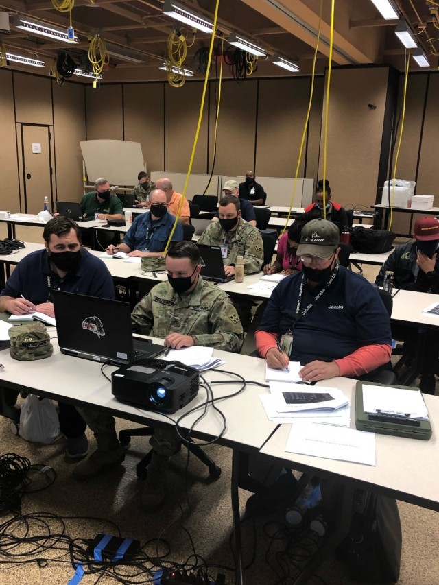 4ID Soldiers test new electronic warfare, spectrum management battlefield software tool