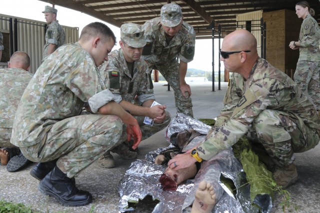 Pa. Guard, Lithuanians train together in platoon exchange