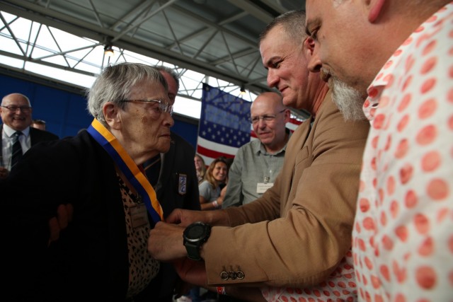 Léonce Descamps being awarded the Order of Saint Michael by Colonel Yastrzemsky on Saturday, September 25, 2021 at Chièvres Air Fest. (US Army Photo by Libby Weiler, USAG Benelux Public Affairs)