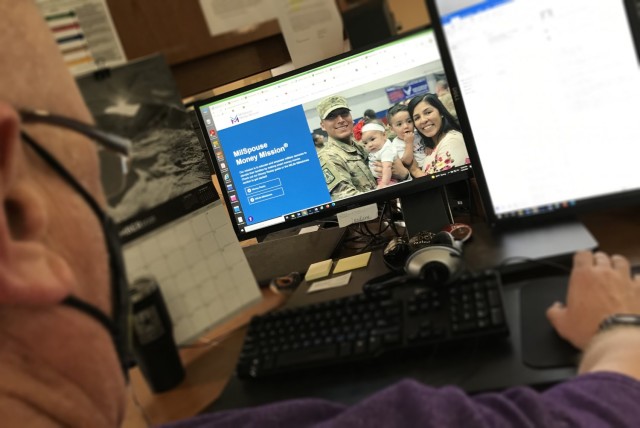 Fort Knox Financial Readiness Program specialists offer advice on financial planning