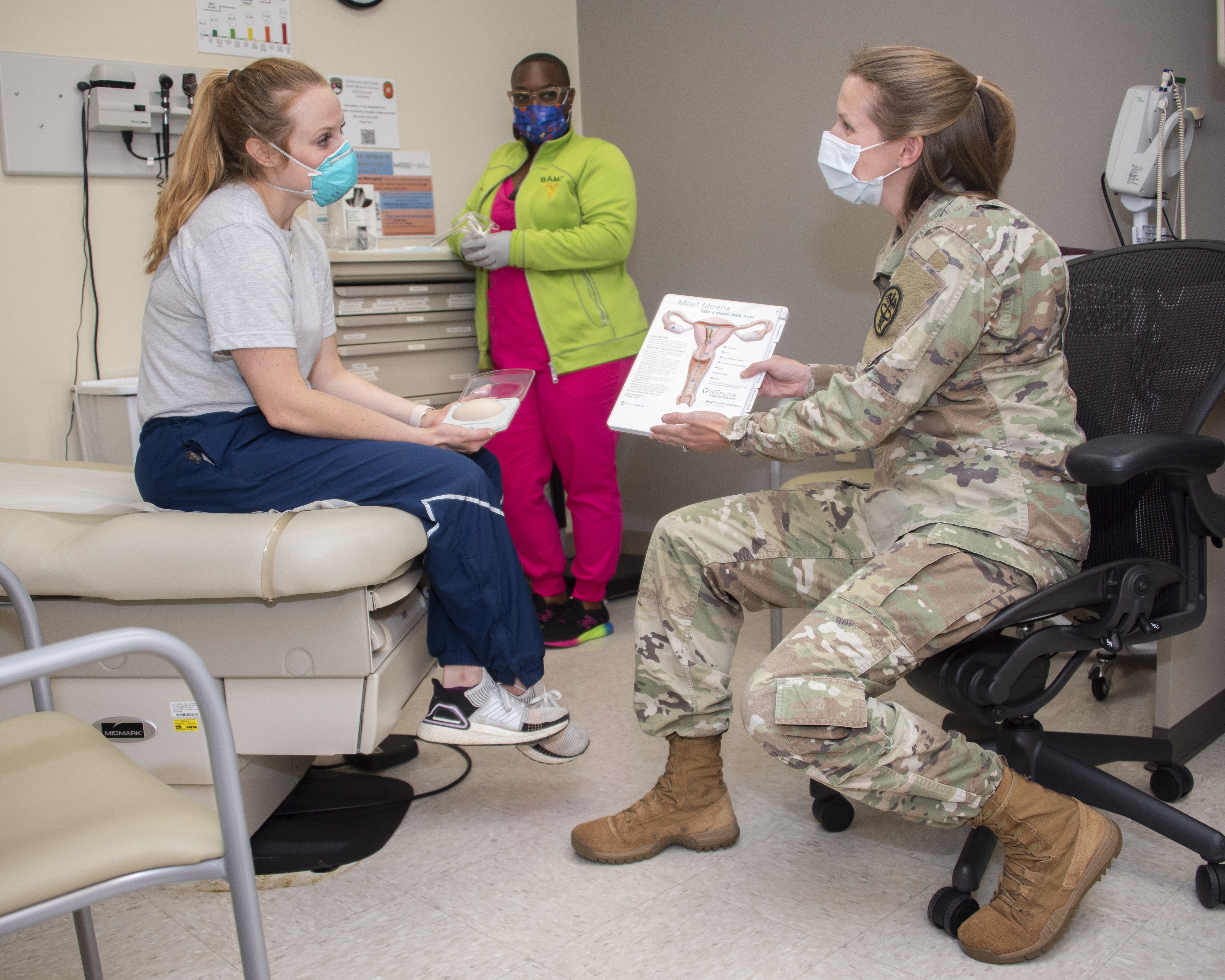 New walk-in clinic provides contraception to female service members - Article - The United States Army