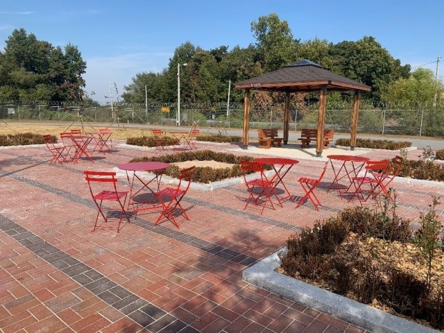 After the relocation of the U.S. Army Corps of Engineers Far East District headquarters, from Dongdaemun to Pyeongtaek in 2018, the outdoor greenspace that once was is alive again, thanks to the FED 2020-2021 USACE Leadership Development II...