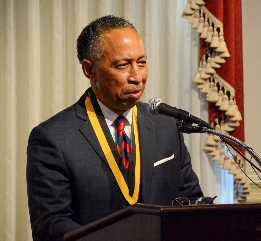 General (Retired) Dennis Via Receives The Sixth Annual Lieutenant ...