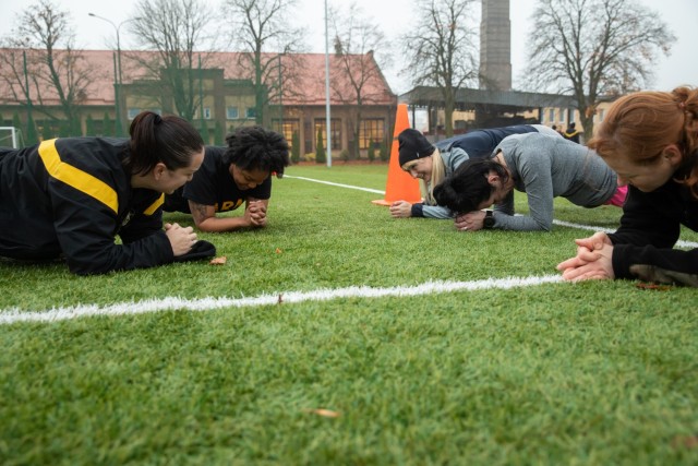 Members of the 1st Infantry Division Forward and Polish Land and Air Forces conduct tests from the Army Combat Fitness Test as part of the Women&#39;s Cultural Exchange at Forward Operating Site Poznań, Poland, Nov. 3, 2021. The 1ID is currently deployed as a rotational force in Europe in support of Atlantic Resolve. The U.S. Army lives, trains and fights with NATO allies and partners from strategically positioned bases in Europe that are critical for more timely and coordinated response during crises. 