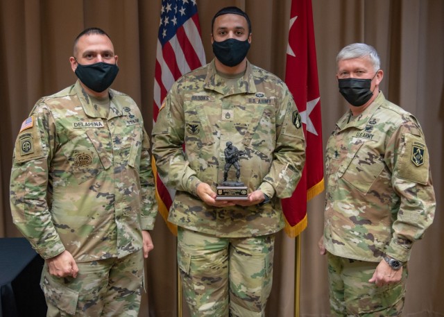 MSCoE leaders highlight Fort Leonard Wood retention successes at awards ...