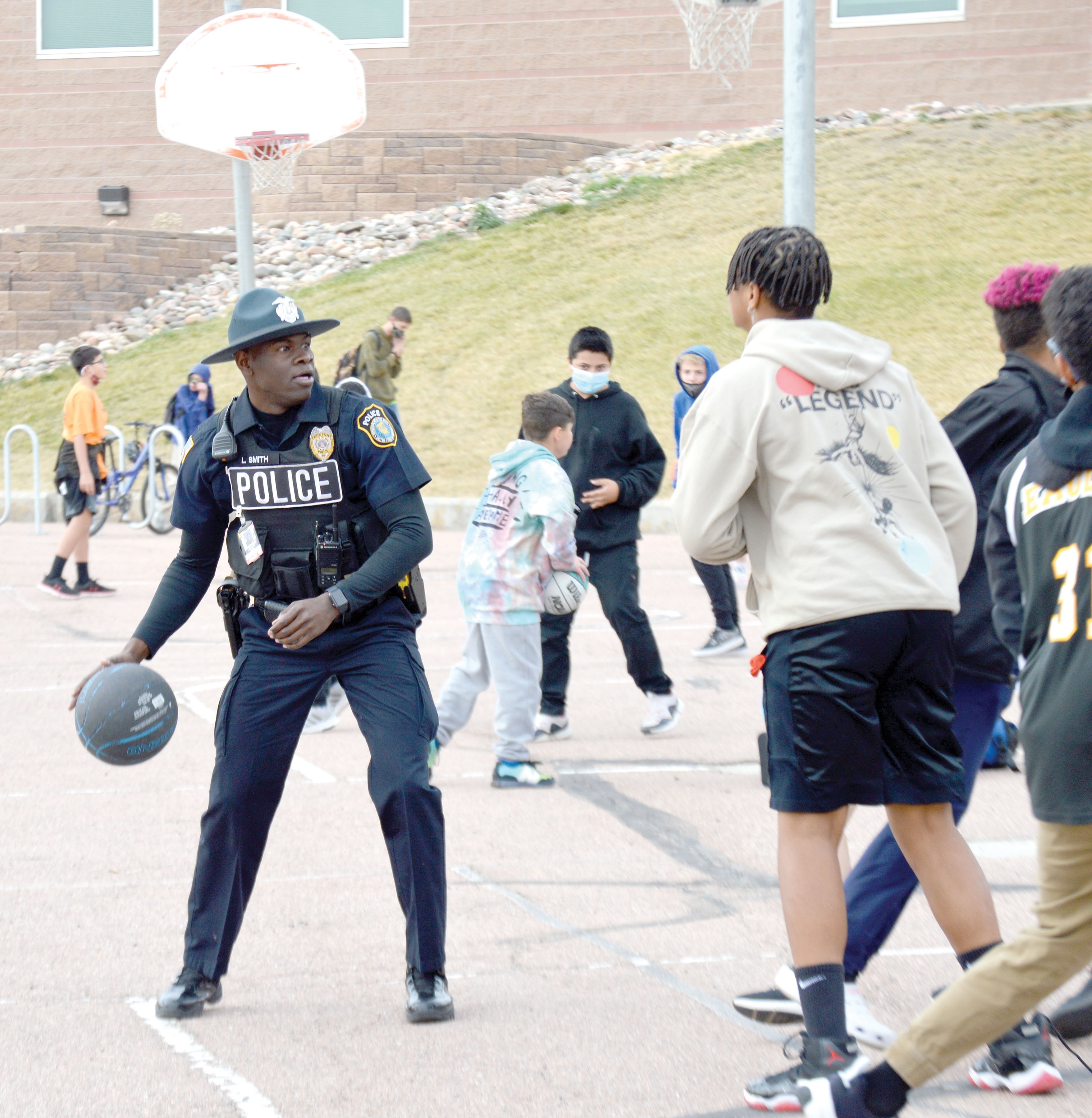 school-resource-officers-wear-many-hats-article-the-united-states-army