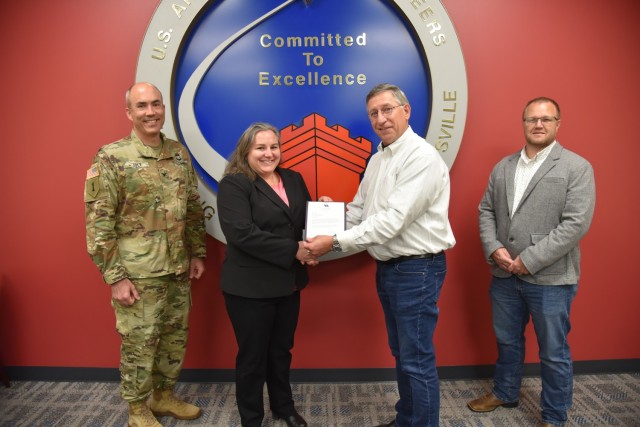 MDA recognizes Huntsville Center project manager