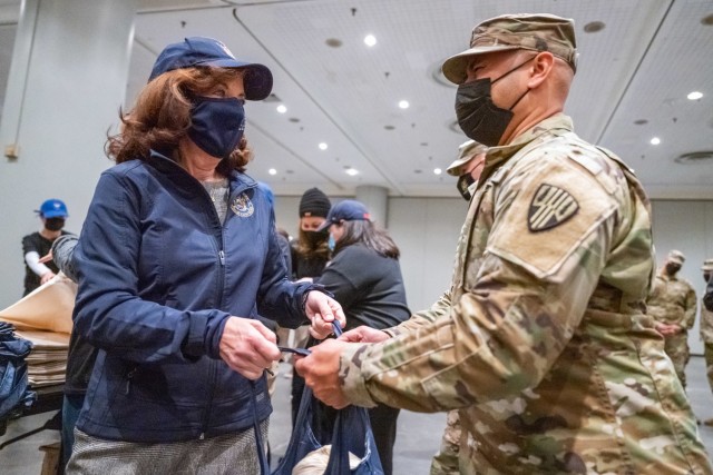 NY National Guard teams up with governor to distribute Thanksgiving turkeys