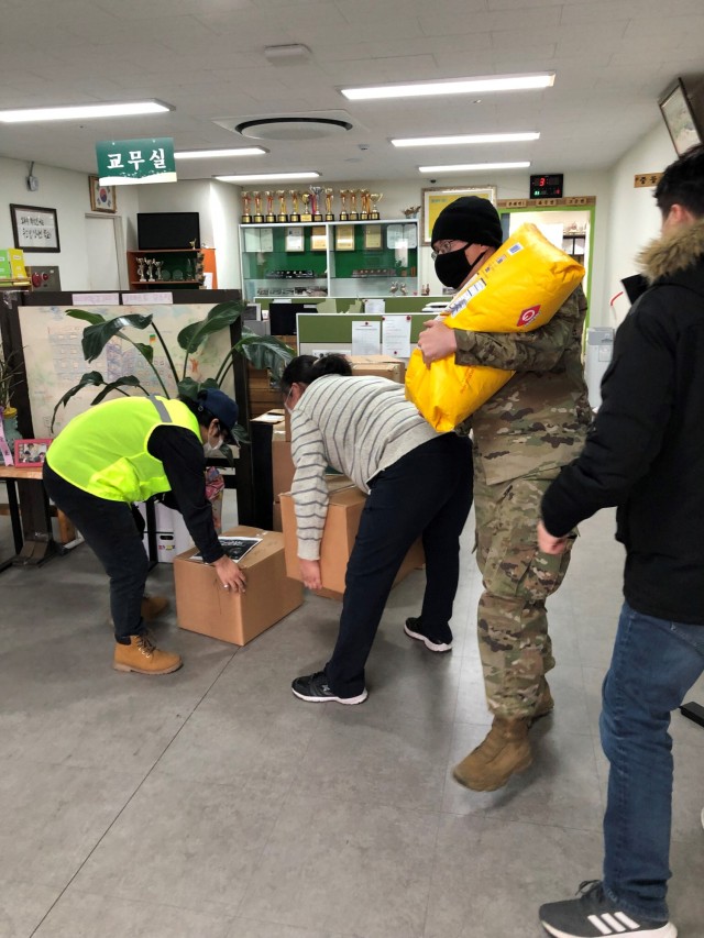 Camp Casey Boss Food Drive offers Thanksgiving cheer