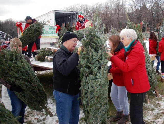 NY National Guard volunteers support Trees for Troops