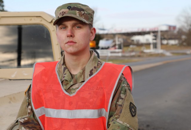 Kentucky Guardsman jumps into action to help neighbors