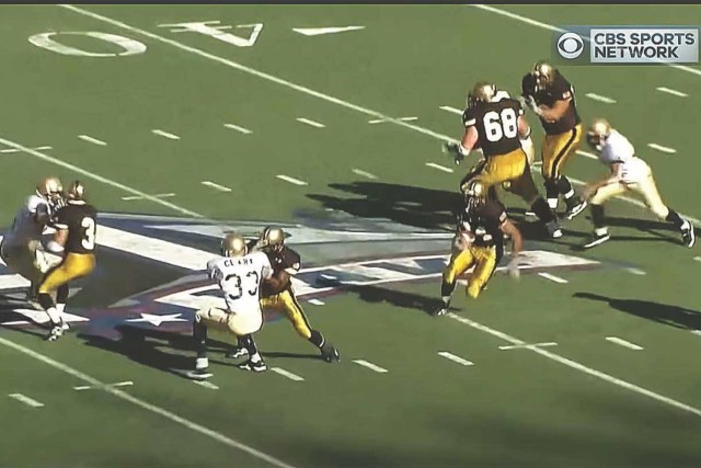 The Army Black Knights pounded the Navy in full force on the ground battling their way to 26-17 victory during the 2001 Army-Navy Game at the Veterans Stadium on Dec. 7, 2001.