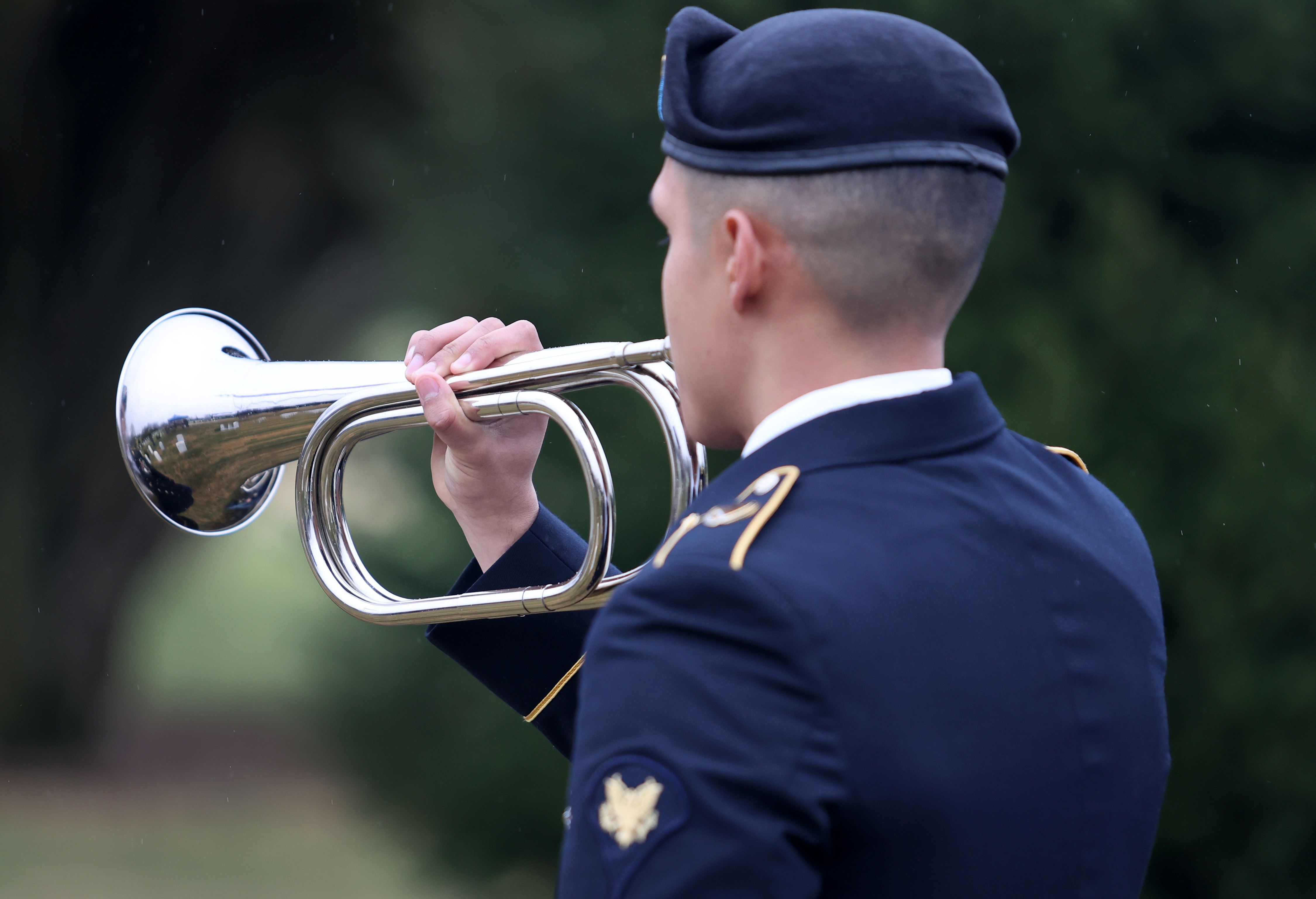 Hundreds gather at two local Wreaths Across America events to honor