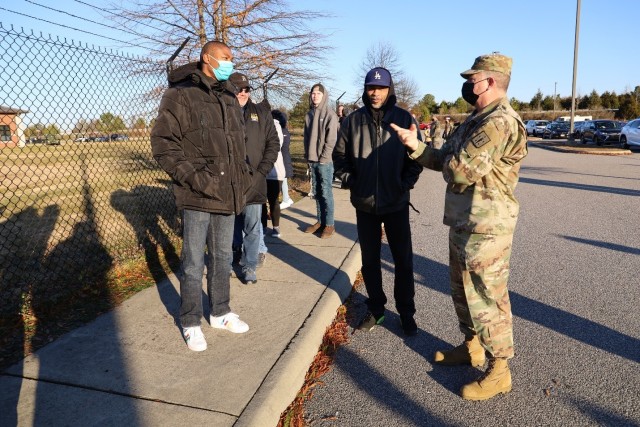 CASCOM senior leadership meets and greets Fort Lee Soldiers departing for holiday block leave